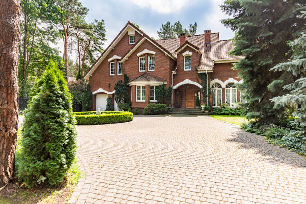 Best Driveway Pavers Cost  in Maplewood, WA